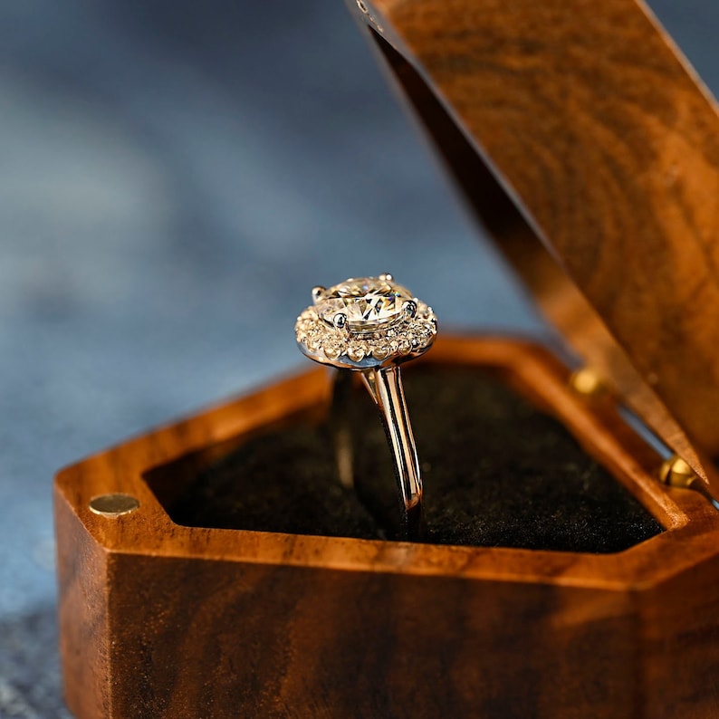 3 CT Round Halo Moissanite Engagement Ring
