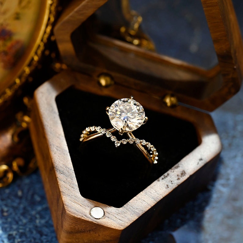 3 CT Round Twisted Shank Moissanite Engagement Ring
