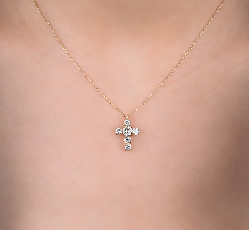 1.5 CT Round Cut Cross Pendant Moissanite Diamond Necklace