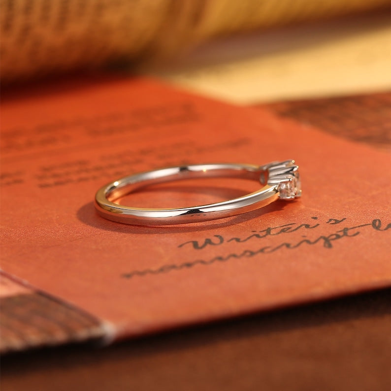 1 CT Round Three Stone Moissanite Engagement Ring