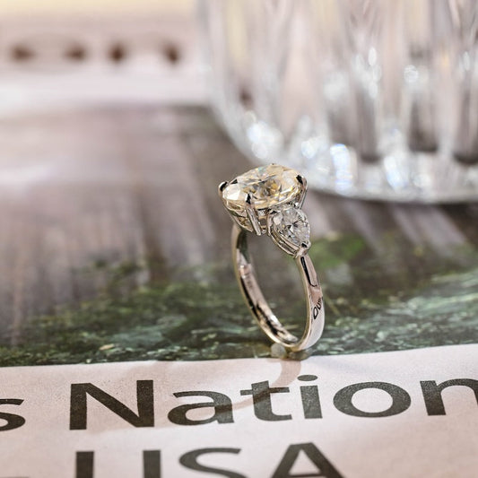 3 CT Oval Three Stone Moissanite Engagement Ring
