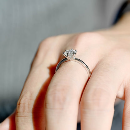 1 CT Round Solitaire Moissanite Engagement Ring