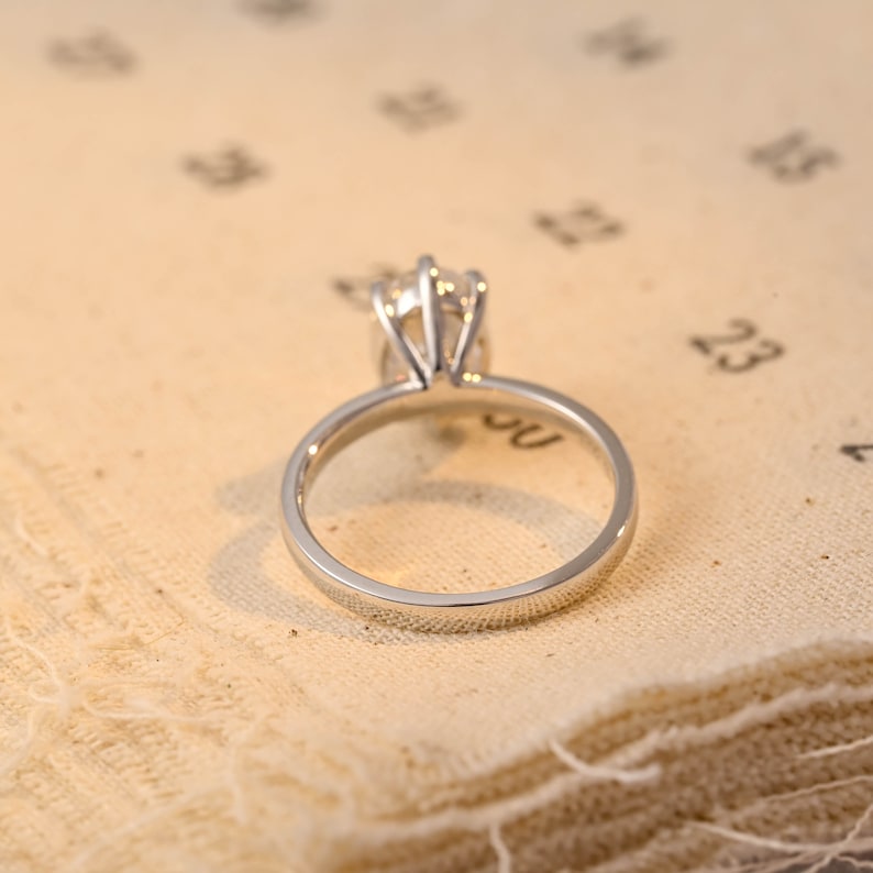 2 CT Oval Solitaire Moissanite Engagement Ring