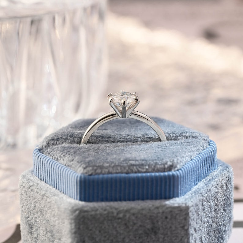 1 CT Round Solitaire Moissanite Engagement Ring