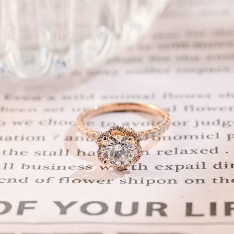 1 CT Round Spiral Pave Moissanite Engagement Ring