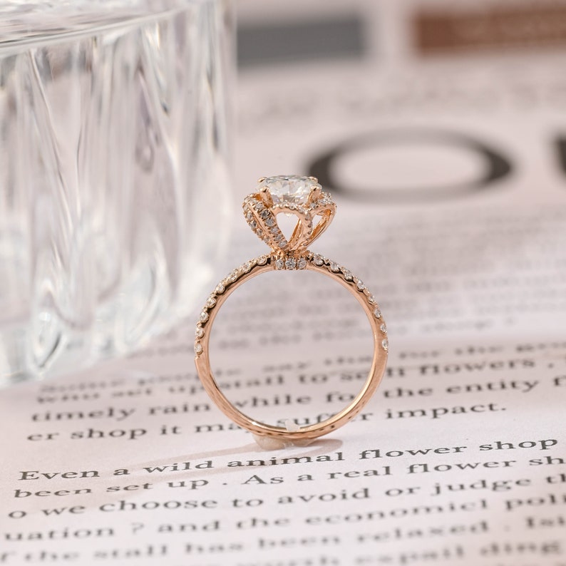 1 CT Round Spiral Pave Moissanite Engagement Ring