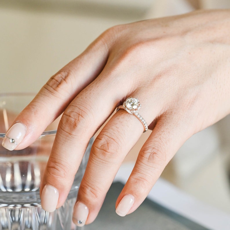 1 CT Round Spiral Pave Moissanite Engagement Ring