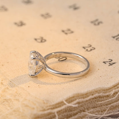 2 CT Oval Solitaire Moissanite Engagement Ring