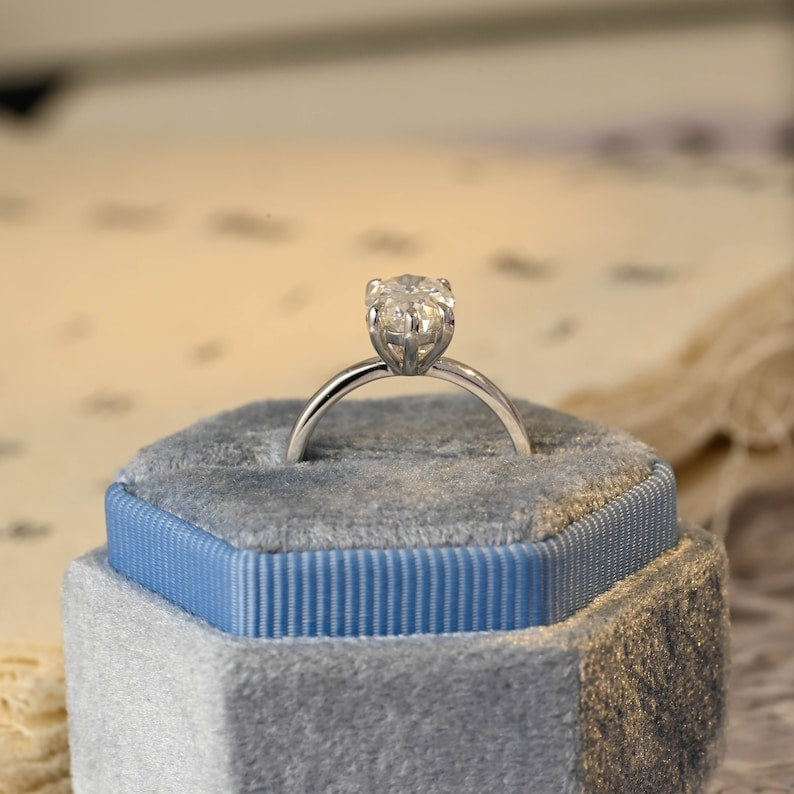 2 CT Oval Solitaire Moissanite Engagement Ring