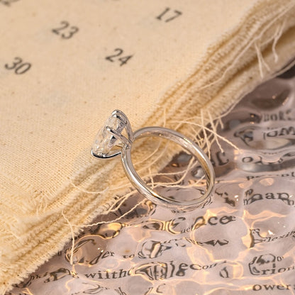 2 CT Oval Solitaire Moissanite Engagement Ring