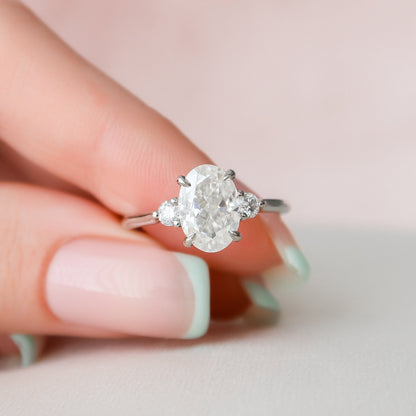 2 CT Oval Three Stone Moissanite Engagement Ring