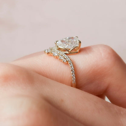 1.5 CT Pear Cluster Moissanite Engagement Ring