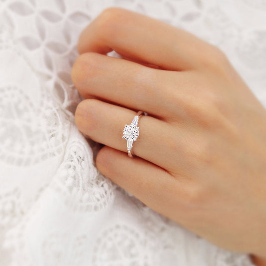1 CT Round Three Stone Moissanite Engagement Ring