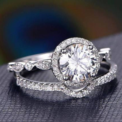 1.5 CT Round Vintage Halo Moissanite Bridal Set