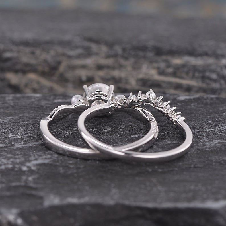0.5 CT Round Twisted Pave Moissanite Bridal Set
