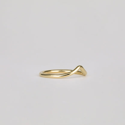 Classic Curved Wedding Band