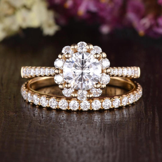0.75 CT Round Cluster & Pave Moissanite Bridal Set