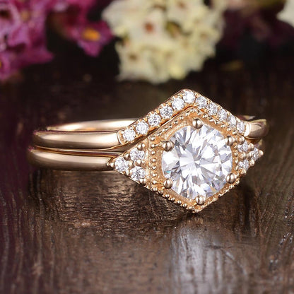 0.75 CT Round Cluster Moissanite Bridal Set