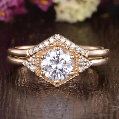 0.75 CT Round Cluster Moissanite Bridal Set