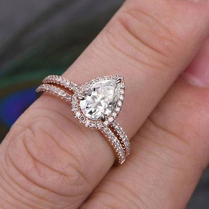 1 CT Pear Pave & Halo Moissanite Bridal Set