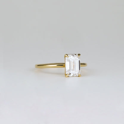 1.57 CT Emerald Solitaire Moissanite Engagement Ring