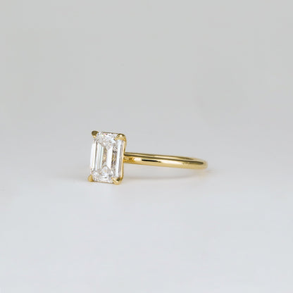 1.57 CT Emerald Solitaire Moissanite Engagement Ring